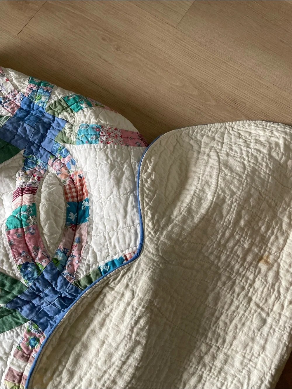 Vintage Double Wedding Ring Quilt Feed Sack Scalloped Patchwork 92x74